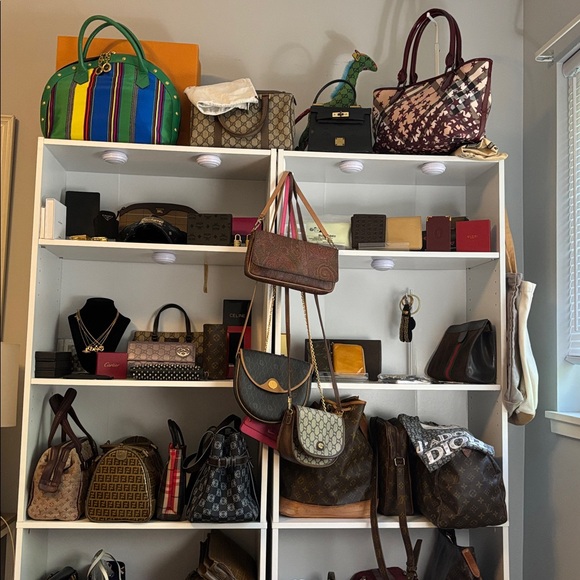 Handbags - 🔥 VTVINTAGELUX IS LIVE!!!! 🔥